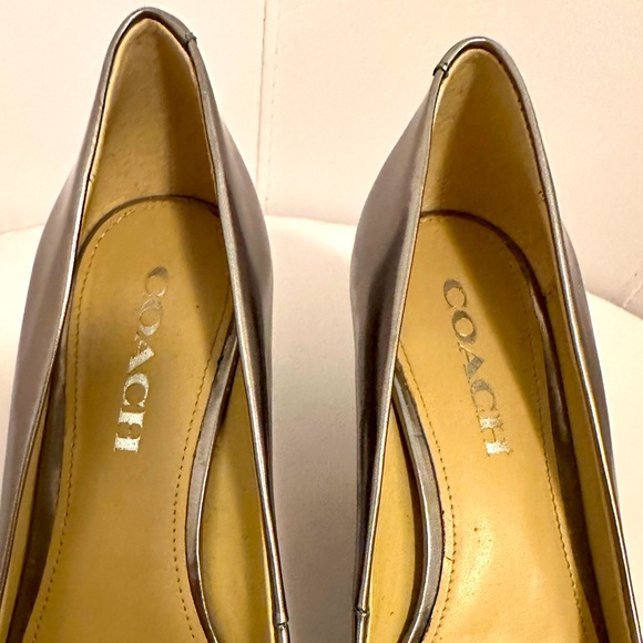 Stunning COACH kitten heels Size 7.5 - Picture 3 of 5